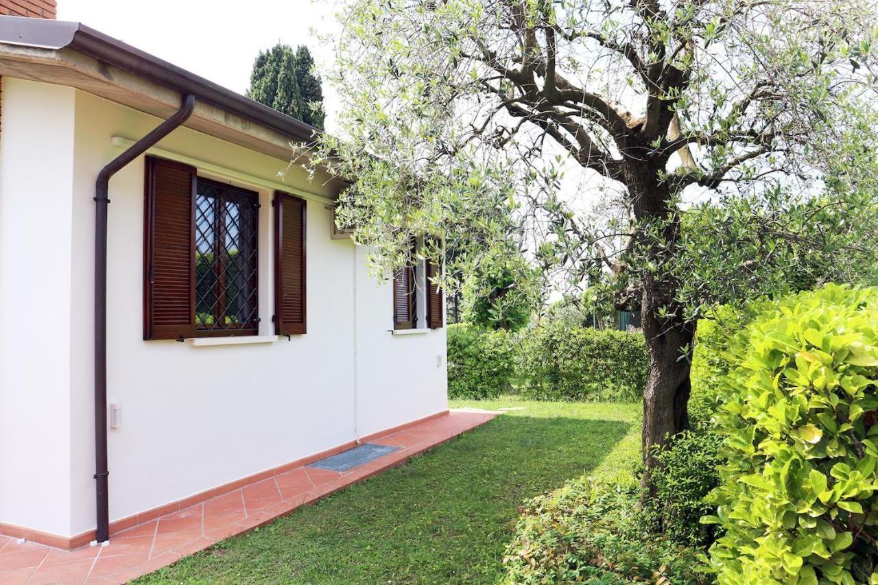 Villa al porto Moniga del Garda Esterno foto